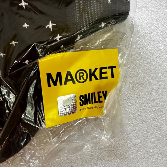 Market Smiley Keep On Shining Trucker Hat main image 7